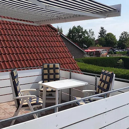 Apartamento Komfortable In By Interhome